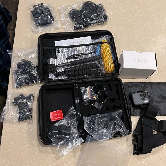 GoPro Hero 7 Silver Bundle (Never Used) - Picture 2 of 8